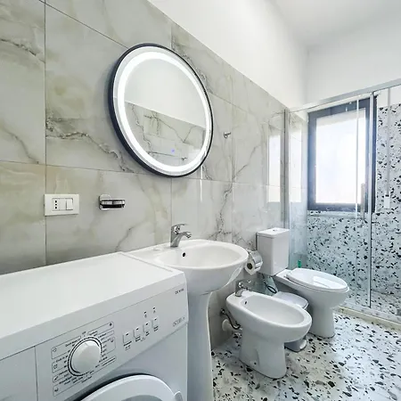 1 Bedroom 1185 *