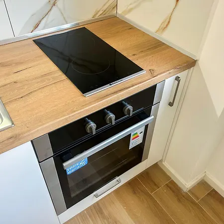 1 Bedroom 1185 *